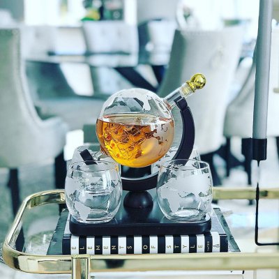 Whiskykaraffel Globe med 4 glas & Træbakke